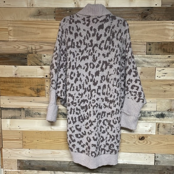 Sweet Lovely by Jen size M/L Leopard Print Open Front Cocoon Cardigan Sweater - Picture 8 of 8
